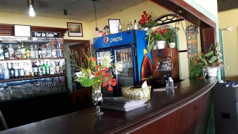 Pic-Nic Beach Corn Island Hotel Exterior photo