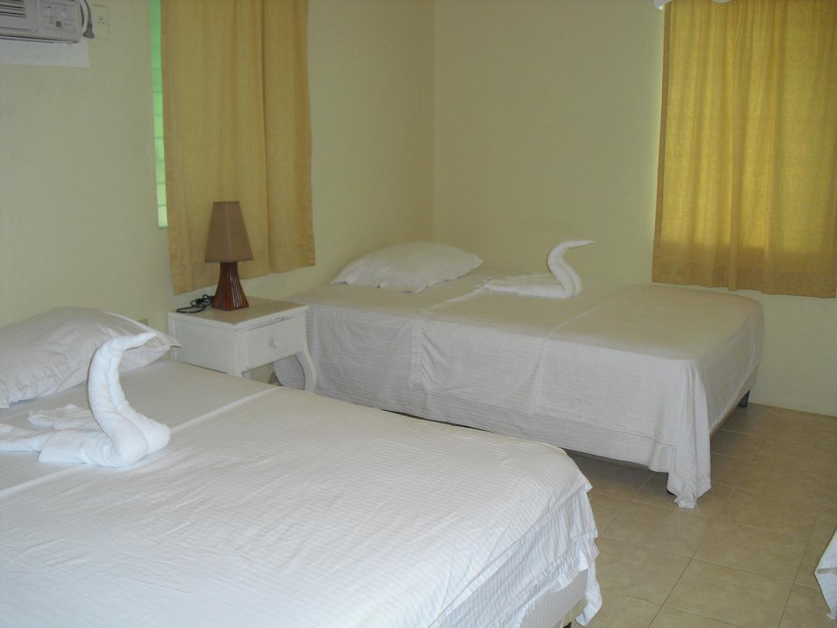 Pic-Nic Beach Corn Island Hotel Exterior photo